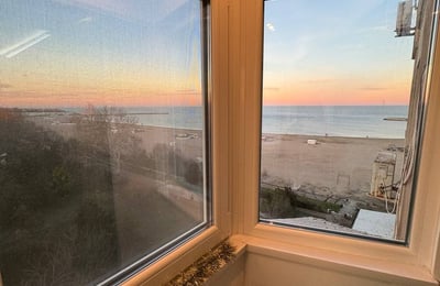 Rent of a furnished 3-room apartment, 80 m², with a sea view, Faleza Nord, Constanța, Romania